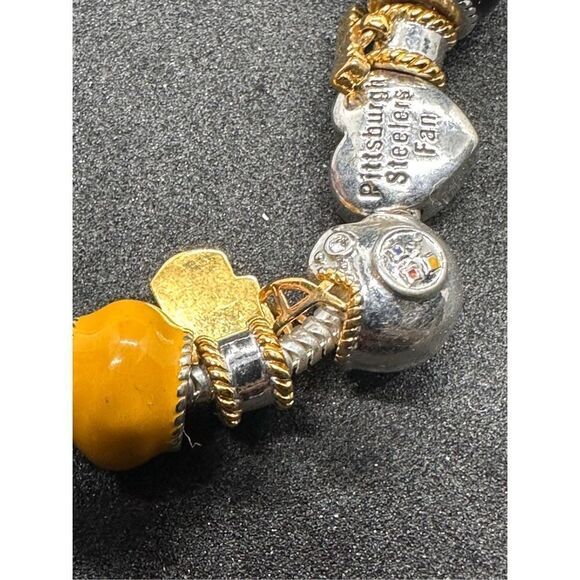 Stunning Bradford exchange charmed Fashionable Fan Steelers Bracelet RETAILS $15 - Picture 8 of 13
